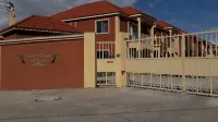 *Spacious, 2 Bedroom  Apartment @ Cedar Grove in Portmore* Hotel a 