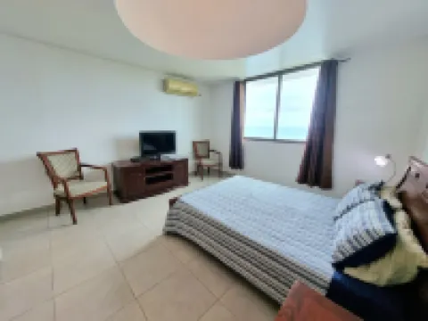 Spacious 3Br Apartment with Ocean View Playa Blanca 30+ Nights Hotels in 