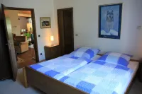 House Luise on Bostalsee, apartment 1: panoramic view and large balcony Hotels in Nohfelden