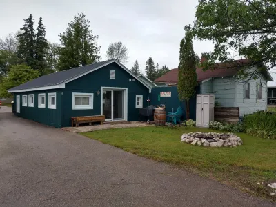 Cedarville Bay Cabin with Private boat launch