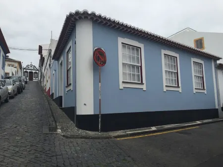 Traditional Angra House Отели в г. Ангра-ду-Эроижму