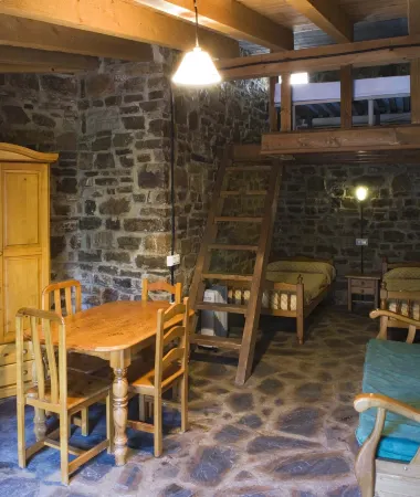 Albergue Inturjoven Cortes de La Frontera Отели в г. Benadalid