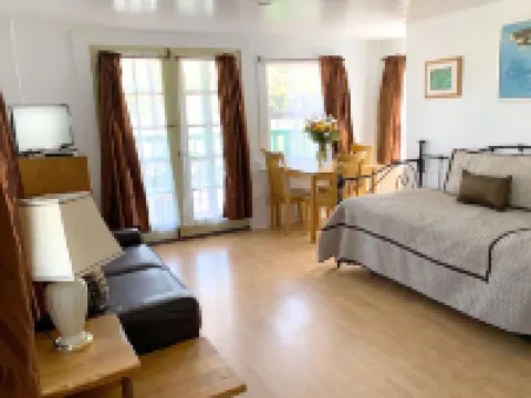 La Paloma Las Flores Hotels in Avalon