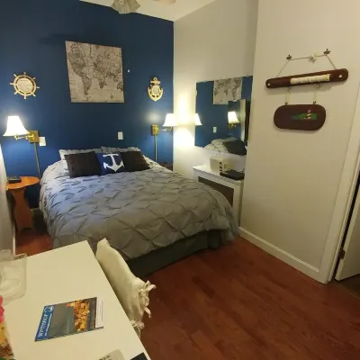 Château Sur Mer Bed & Breakfast Hotels near مطار لوغان - BOS