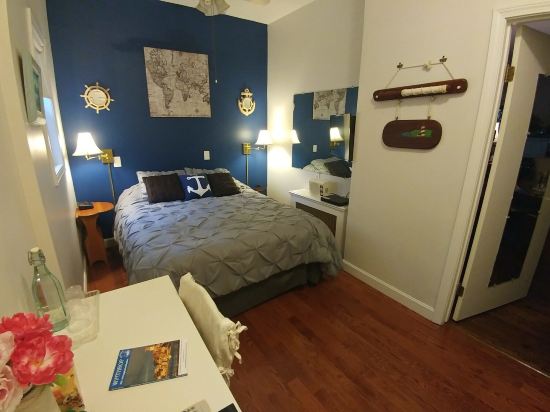 Château Sur Mer Bed & Breakfast