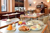 現代飯店 阿拉斯要塞附近的飯店