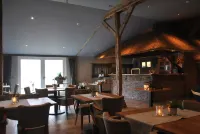 Erfgoed & Logies Den Heijkant Hotels in Ойстервейк
