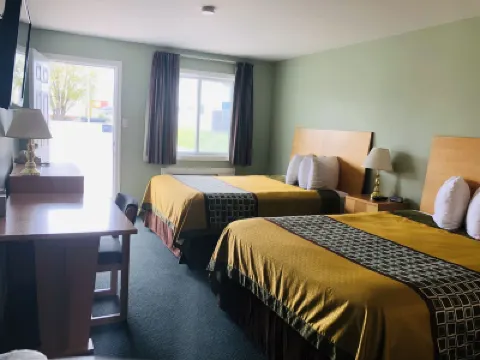 Perth Plaza Inn & Suites Отели в г. 