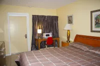 Holiday House Motel Hotels in Lake Worth