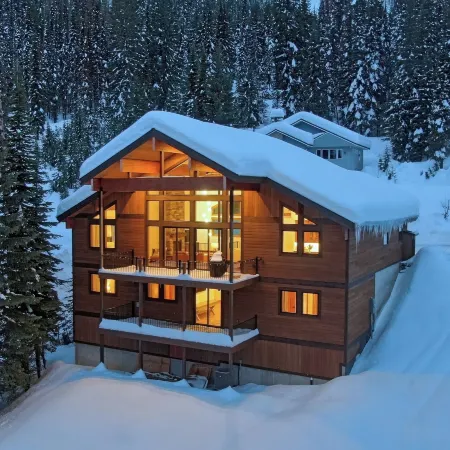 Stunning View! Peaceful & Modern Schweitzer Chalet
