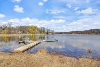 Near Hiking: Lakefront Getaway in Campbellsport! - Alojamientos