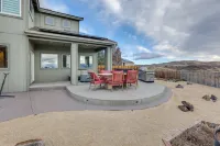 Mtn-View Haven w/ Hot Tub! 28 Mi to Mt Rose Ski