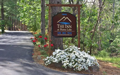 The Inn at Shasta Lake - Mountain view