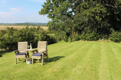 Birds Nest Hotels in Jedburgh