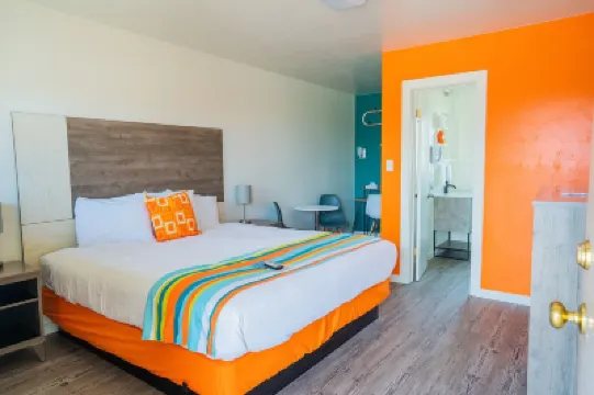 The Atomic Blue Motor-Inn فنادق في 