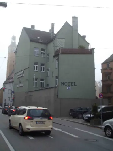 City Hostel Hotel di 