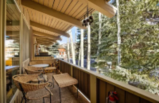 Comfortable & Modern 2 Bedroom Apartments - Right on the Slopes!