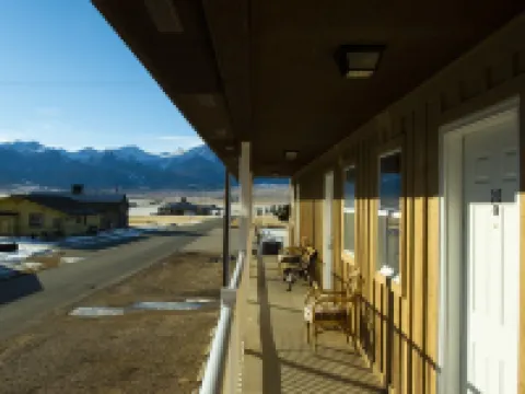 Dark Sky Suites Hotels in Custer County