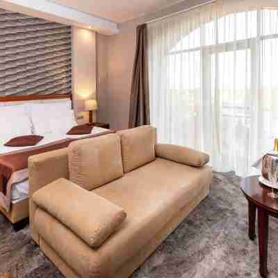 Colosseum Hotel Rooms
