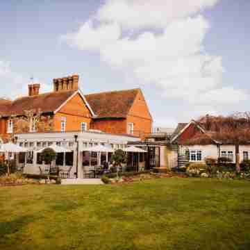The Farmhouse at Redcoats Hotel Exterior