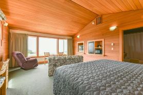 Sunset Oceanfront Lodging