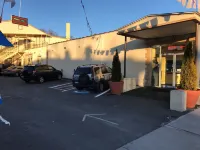 Waterbury Big Apple Motel Hotels in Watertown