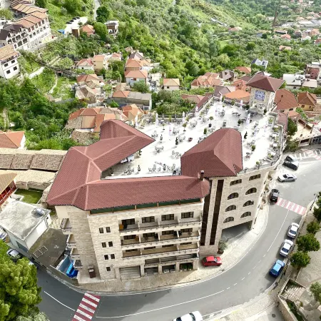 Hotel Panorama Kruje View on the Castle and the Old Town