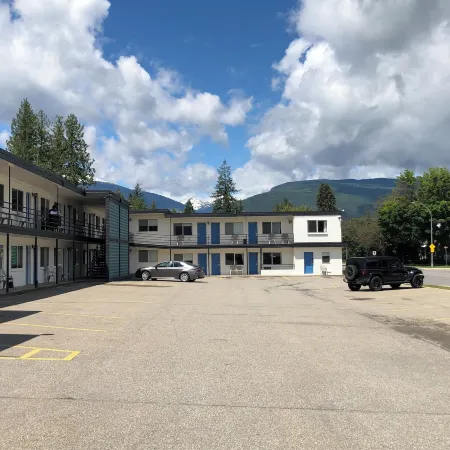 Revelstoke Lodge