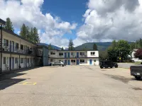 Revelstoke Lodge - parkir