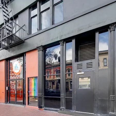 HI San Diego Downtown Hostel Отели рядом с достопримечательностью «Музей Железнодорожных Моделей»
