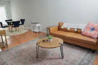 Rehoboth Ave Apartment - 2 blocks from the beach- In the heart of Rehoboth Beach