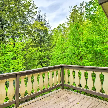 Spacious Bartlett Home w/ Fireplace + Kitchen