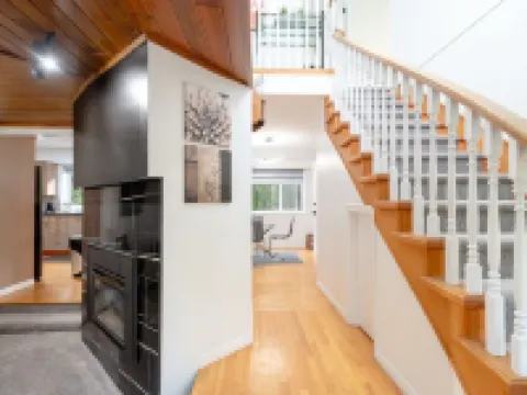 Spacious & Modern by the Beach ~ King & Queen Beds โรงแรมในไวท์ร็อค