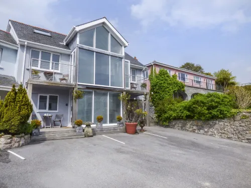The Mushroom House Hotels in Saundersfoot