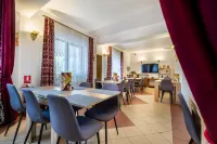 Long Street Hotel