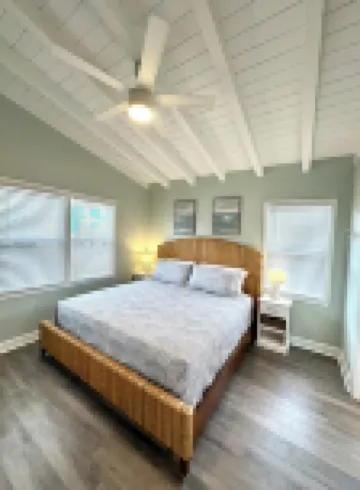 Coastal Cottage Close to Beach with a Brand New Pool!