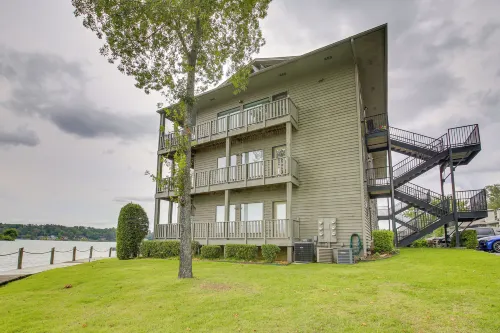 Lake-View Balcony Hot Springs Penthouse! - spa