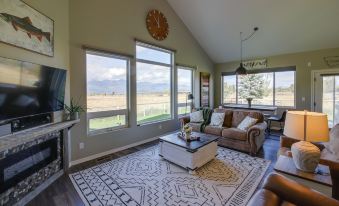 Pet-Friendly Stevensville Home w/ Mountain Views!