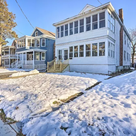 Charming Albany Retreat ~ 3 Mi to Downtown!