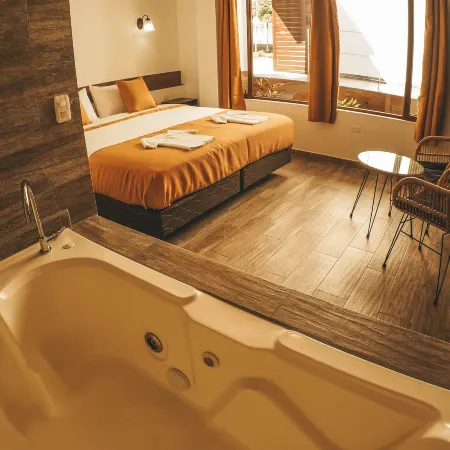 Toucan Platinum Suites Aparthotel