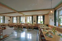 Weinstube Schwalbennest Hotels in Karlstadt