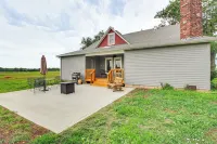 Erie Farmhouse w/ Fire Pit + Grill: Pets Welcome! - parking