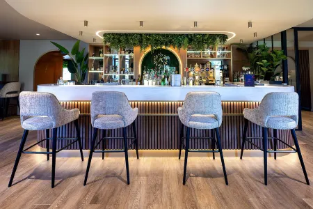 Amicitia Отели в г. Л'Иль-Адам