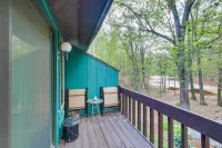 1 Mi to Downtown Conway: Spacious Family Condo! - parking