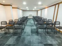 GHL Hotel Hamilton Hotels near تسونا تي