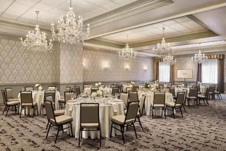 Boston Omni Parker House Hotel Отели рядом с достопримечательностью «Чайнатаун»