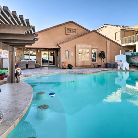 Maricopa Home w/ Swim-up Bar, Heated Pool & Slide
