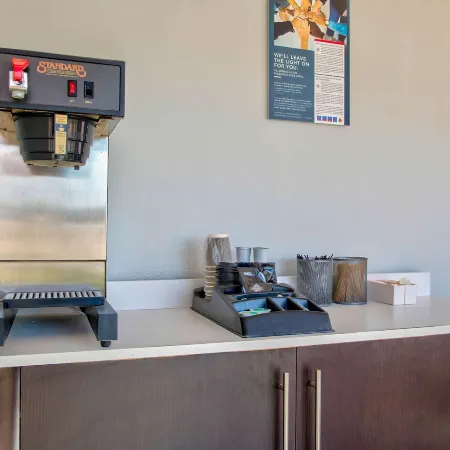 Motel 6 Fort Worth, TX - White Settlement Отели в г. Уайт Сетлемент