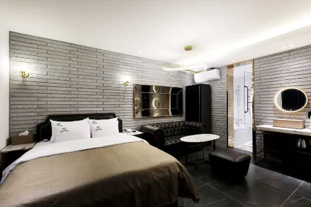 Cielo Hotel Отели рядом с достопримечательностью «옥천암»