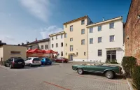 Hotel Nikolas - parking